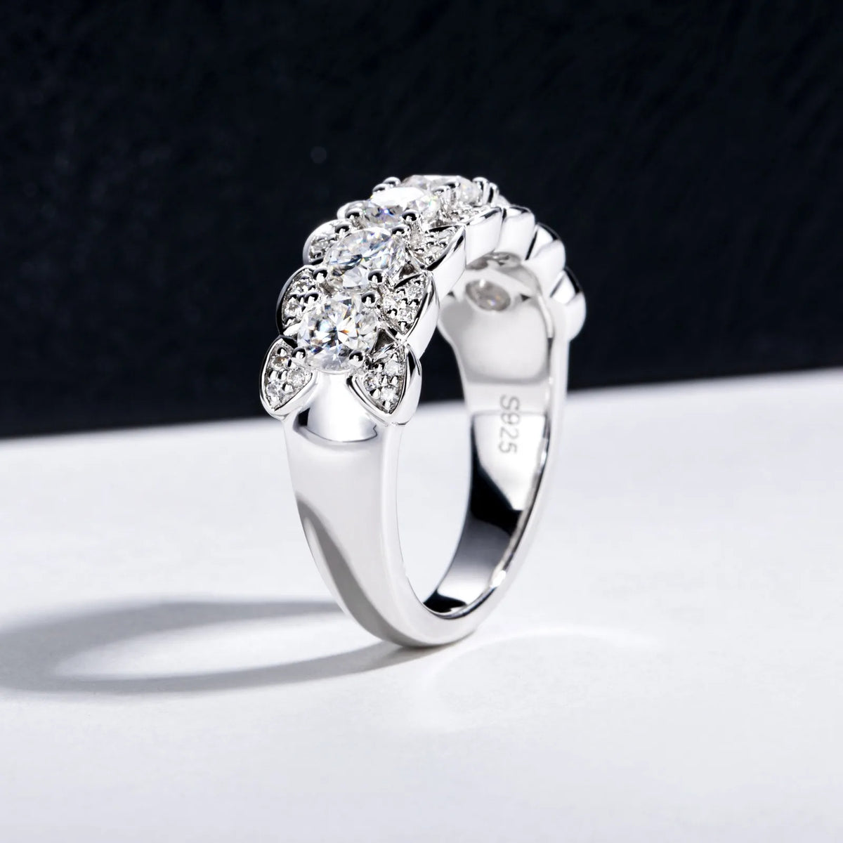 MUSHAN Luxury Jewelry 925 Sterling Silver Ring Band Women GRA Certificated Moissanite Diamond Emerald D Color Rings Fine Jewelry
