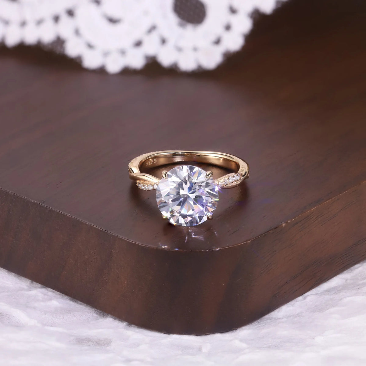 Anillo de plata de ley 925 MuShan Luxury Jewelry, anillo de aniversario con moissanita color D para mujer, bañado en oro de 18 quilates, anillos con patente MST