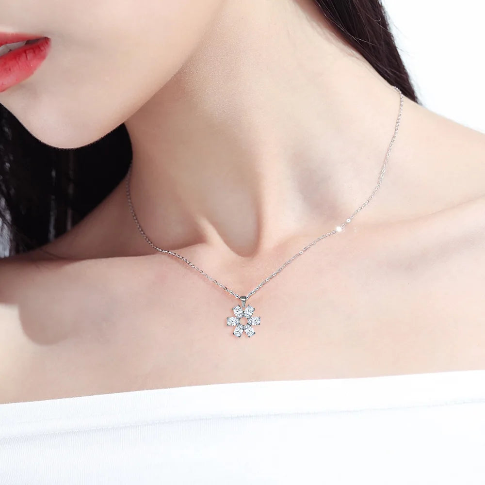 Collar de plata de ley 925 de MuShan Luxury Jewelry con circonita 5A, cruz de promesa para niñas, colgante de joyería premium bañado en rodio