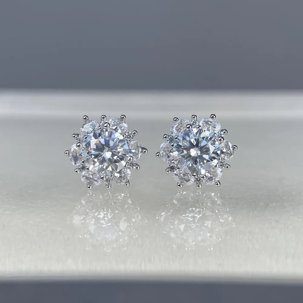 MuShan Designer Jewelry 925 Sterling Silver Stud Earring Heart Moissanite Christmas Halo for Fiancee Rhodium Plated MST Patent