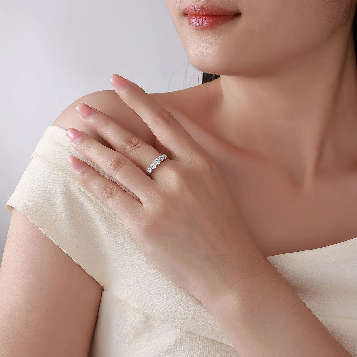 Anillo de lujo MUSHAN de plata de ley 925 para mujer, sortija con diamante de moissanita con certificado GRA, color D, esmeralda, joyería fina
