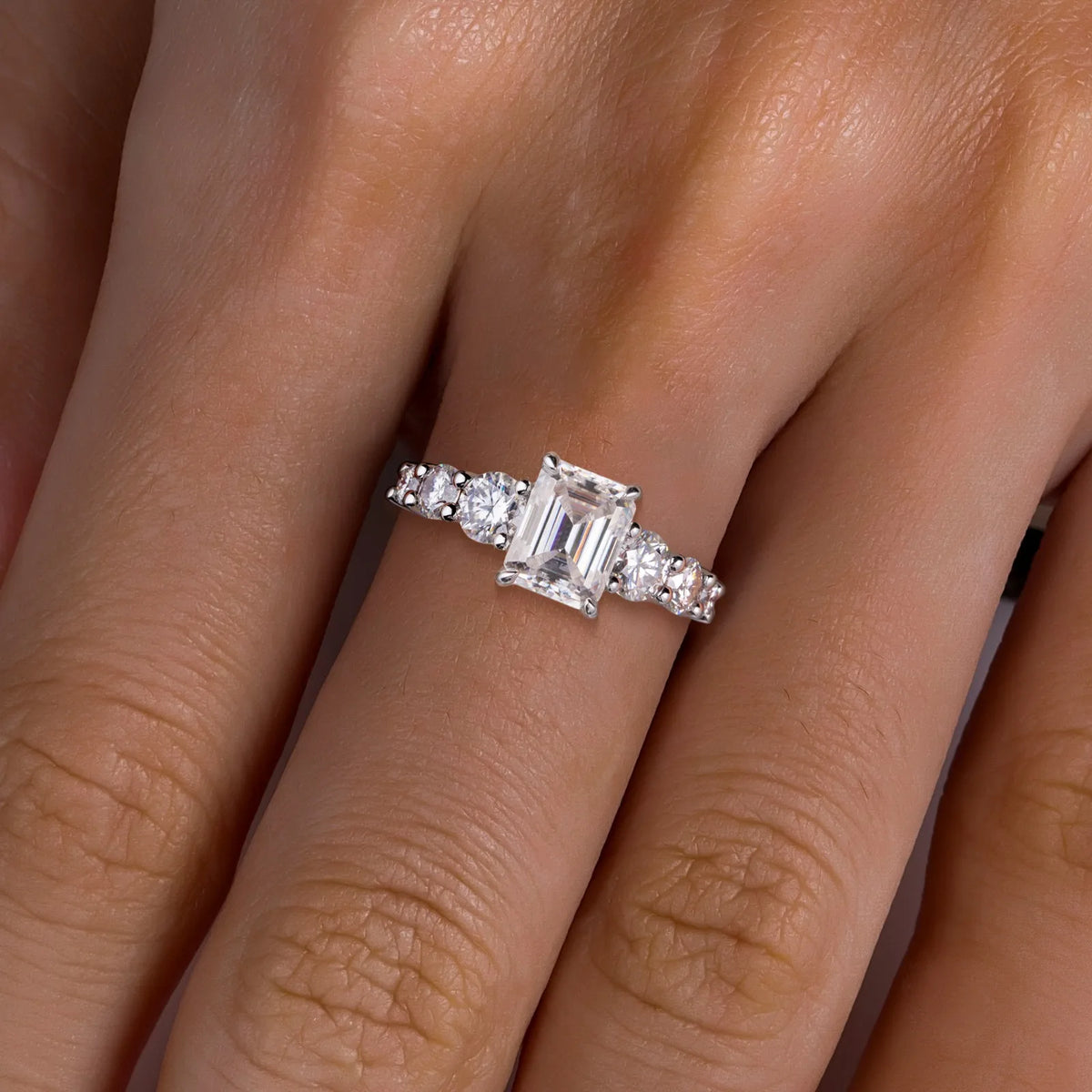 MUSHAN Luxury Jewelry 925 Sterling Silver Ring Band Women GRA Certificated Moissanite Diamond Emerald D Color Rings Fine Jewelry