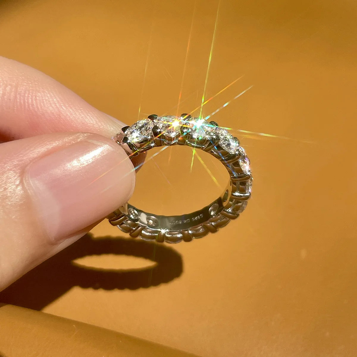 Anillo de plata de ley 925 de MuShan Luxury Jewelry con moissanita VVS, impresionante anillo para hermana bañado en oro de 18K, joyería fina con patente MST