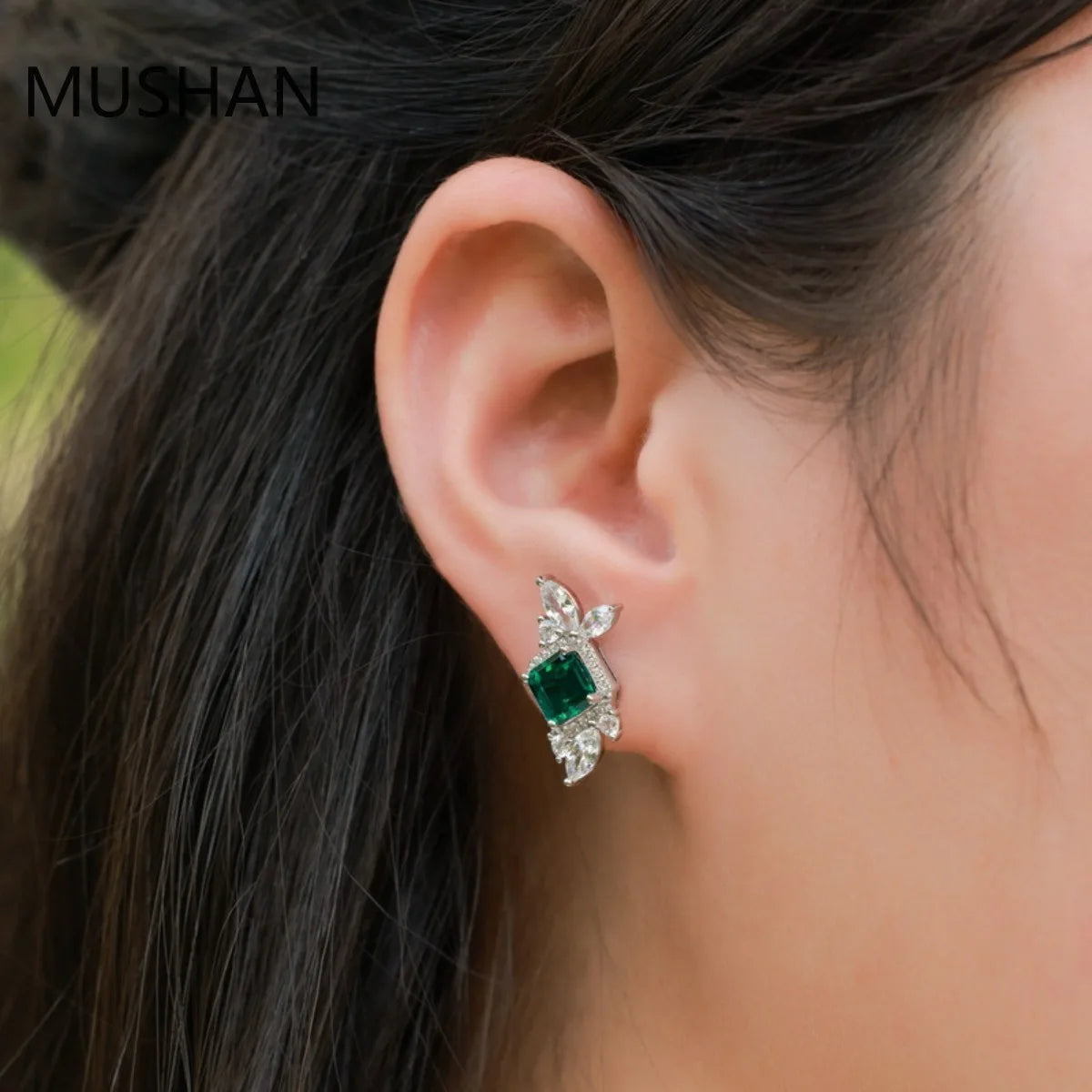 Boucles d'oreilles clous MUSHAN Luxury Jewelry en argent sterling 925 pour femmes, boucles d'oreilles à tige avec émeraude de laboratoire certifiée GRC