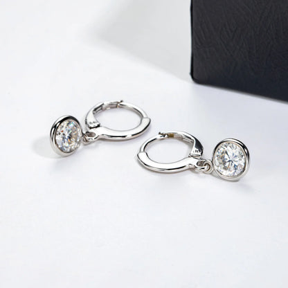 Pendientes de aro de plata de ley 925 MuShan Designer Jewelry, minimalistas con diamante de moissanita, regalo de cumpleaños para chicas, chapados en platino, patente MST