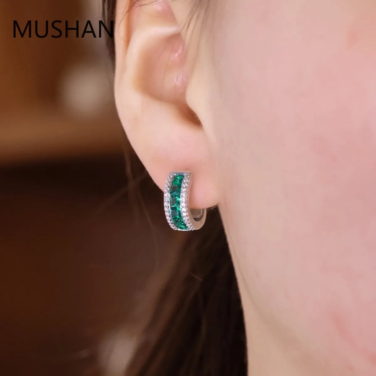 MUSHAN Jewelry Women 925 Sterling Silver Stud Earrings Lab Grown Emerald Earrings Stud Ear Pin Fine Jewelry GRC Certificated