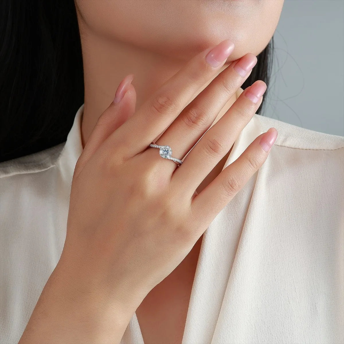 Anillo de plata de ley 925 MUSHAN Luxury Jewelry para mujer, con diamante de moissanita talla esmeralda certificado por GRA, color D, joyería fina