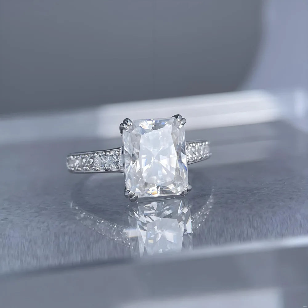 Anillo de mujer Mushan Luxury Jewelry de plata de ley S925 con moissanita de 4 quilates, corte de 8x10 mm y color D